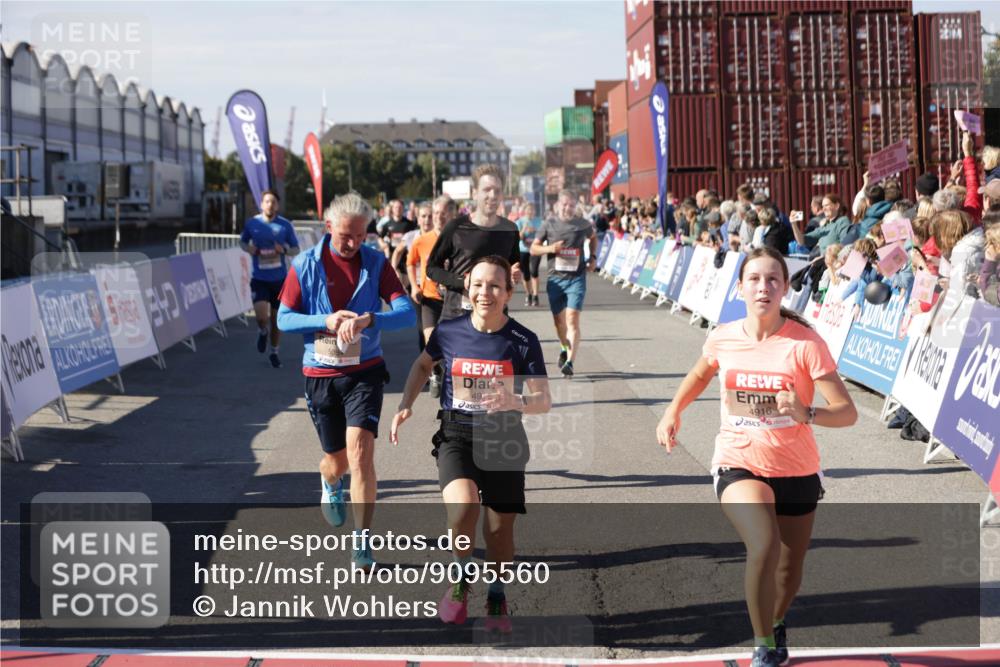 03.10.2025 - Köhlbrandbrückenlauf Jannik Wohlers http://msf.ph/oto/9095560 03.10.2025 13:20:54 Ziel 4646, 4709, 4915, 4916, 5006, 5084, 5130, 5156, 5169, 5377, 5480, 5488, 5501, 5774, 5920, 6703, 6780 meine-sportfotos.de