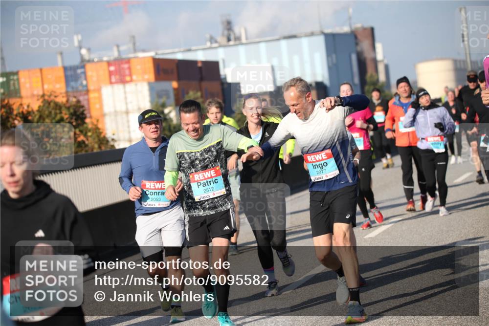 03.10.2025 - Köhlbrandbrückenlauf Jannik Wohlers http://msf.ph/oto/9095582 03.10.2025 10:04:21 Position 3 2622, 2053, 2512, 2977 meine-sportfotos.de