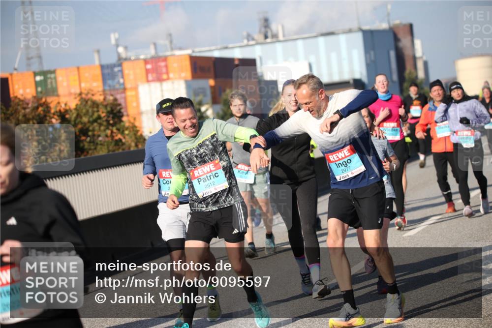 03.10.2025 - Köhlbrandbrückenlauf Jannik Wohlers http://msf.ph/oto/9095597 03.10.2025 10:04:21 Position 3 2622, 4, 2, 2512, 2977 meine-sportfotos.de