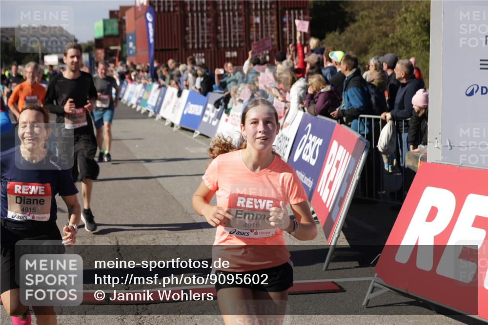 03.10.2025 - Köhlbrandbrückenlauf Jannik Wohlers http://msf.ph/oto/9095602 03.10.2025 13:20:55 Ziel 4709, 4915, 4916, 5006, 5084, 5130, 5156, 5169, 5377, 5480, 5488, 5501, 5774, 6296, 6645, 6646, 6648, 6650, 6703, 6780 meine-sportfotos.de