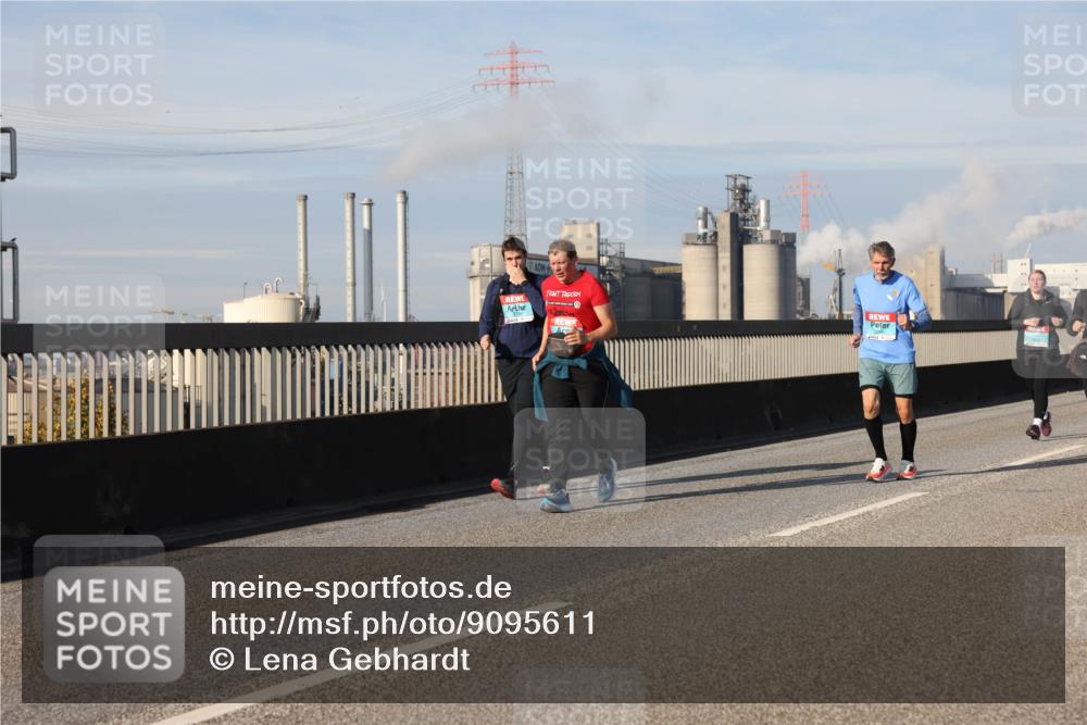 03.10.2025 - Köhlbrandbrückenlauf Lena Gebhardt http://msf.ph/oto/9095611 03.10.2025 10:09:51 Position 2  meine-sportfotos.de
