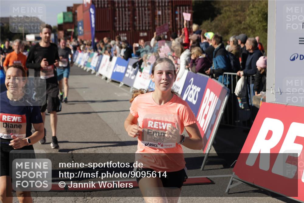 03.10.2025 - Köhlbrandbrückenlauf Jannik Wohlers http://msf.ph/oto/9095614 03.10.2025 13:20:55 Ziel 4709, 4915, 4916, 5006, 5084, 5130, 5156, 5169, 5377, 5480, 5488, 5501, 5774, 6296, 6645, 6646, 6648, 6650, 6703, 6780 meine-sportfotos.de