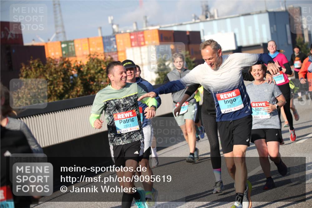 03.10.2025 - Köhlbrandbrückenlauf Jannik Wohlers http://msf.ph/oto/9095619 03.10.2025 10:04:22 Position 3 2512, 2977, 2978 meine-sportfotos.de