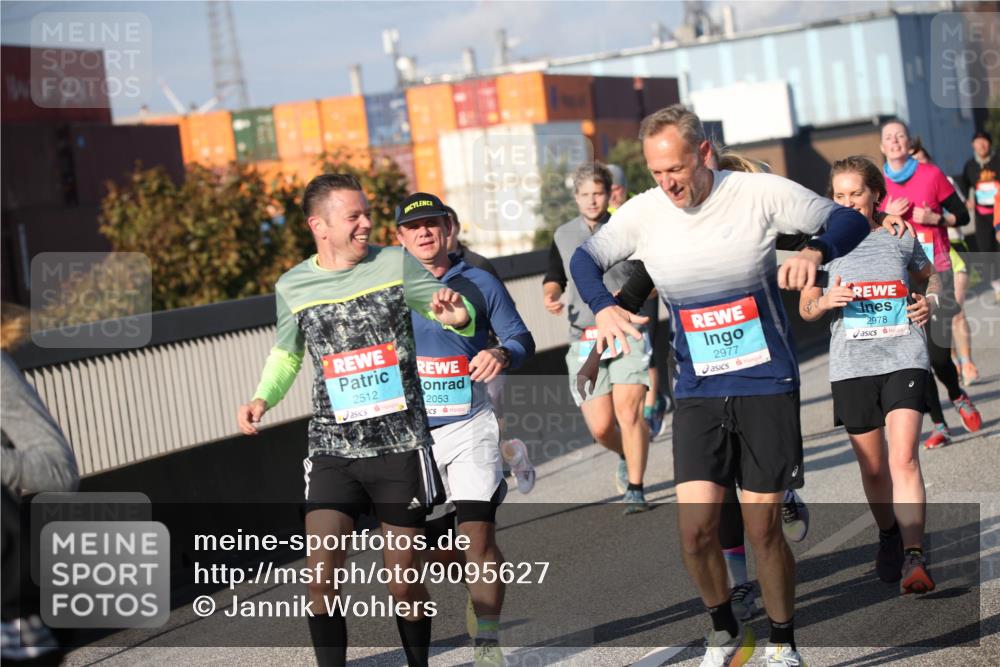 03.10.2025 - Köhlbrandbrückenlauf Jannik Wohlers http://msf.ph/oto/9095627 03.10.2025 10:04:22 Position 3 2512, 2053, 2977, 2978 meine-sportfotos.de