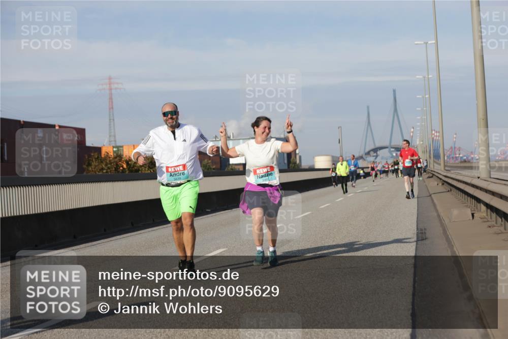 03.10.2025 - Köhlbrandbrückenlauf Jannik Wohlers http://msf.ph/oto/9095629 03.10.2025 10:13:54 Position 3 3453 meine-sportfotos.de