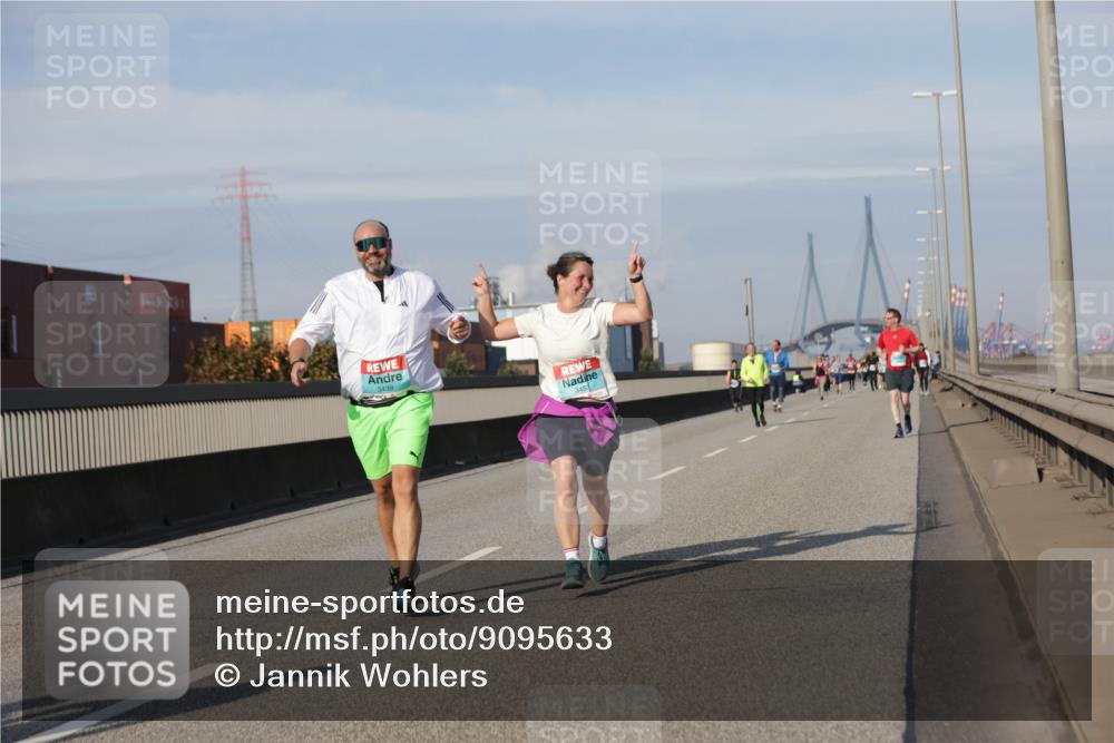 03.10.2025 - Köhlbrandbrückenlauf Jannik Wohlers http://msf.ph/oto/9095633 03.10.2025 10:13:54 Position 3 3439, 3453 meine-sportfotos.de