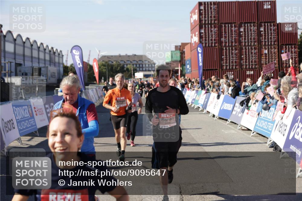 03.10.2025 - Köhlbrandbrückenlauf Jannik Wohlers http://msf.ph/oto/9095647 03.10.2025 13:20:55 Ziel 4709, 4915, 4916, 5006, 5084, 5130, 5156, 5169, 5377, 5480, 5488, 5501, 5774, 6296, 6645, 6646, 6648, 6650, 6703, 6780 meine-sportfotos.de