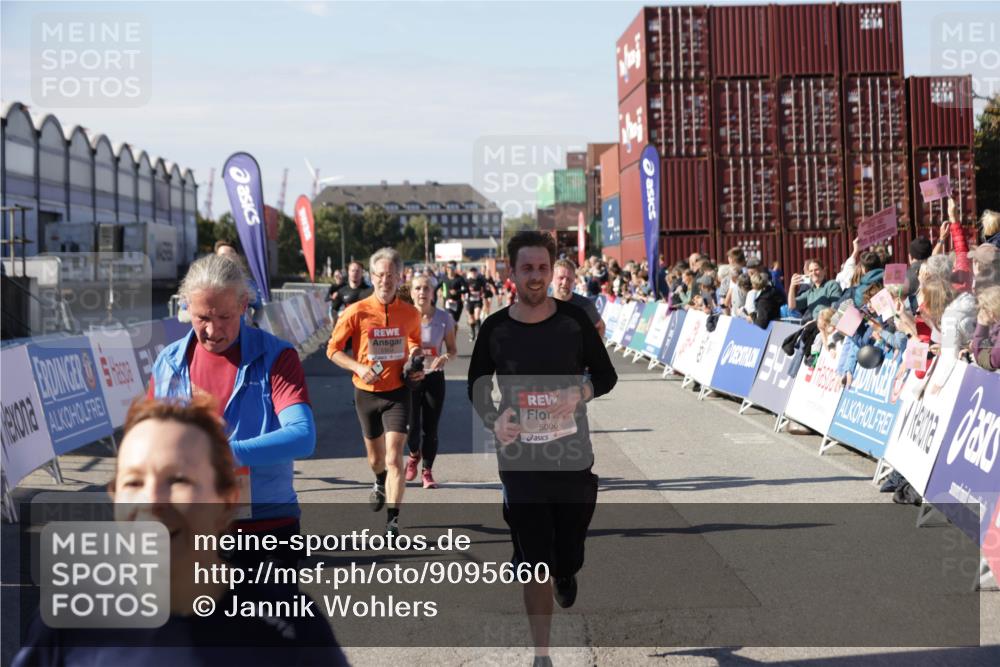 03.10.2025 - Köhlbrandbrückenlauf Jannik Wohlers http://msf.ph/oto/9095660 03.10.2025 13:20:55 Ziel 4709, 4915, 4916, 5006, 5084, 5130, 5156, 5169, 5377, 5480, 5488, 5501, 5774, 6296, 6645, 6646, 6648, 6650, 6703, 6780 meine-sportfotos.de