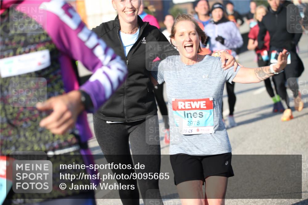 03.10.2025 - Köhlbrandbrückenlauf Jannik Wohlers http://msf.ph/oto/9095665 03.10.2025 10:04:25 Position 3 2978 meine-sportfotos.de