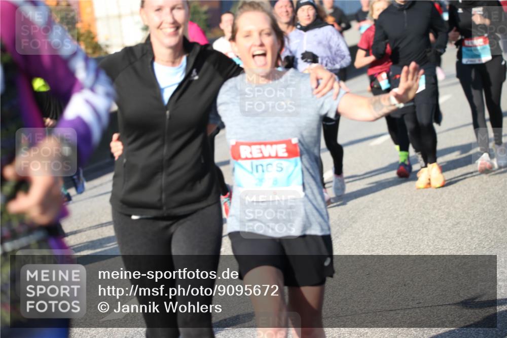 03.10.2025 - Köhlbrandbrückenlauf Jannik Wohlers http://msf.ph/oto/9095672 03.10.2025 10:04:25 Position 3 28 meine-sportfotos.de