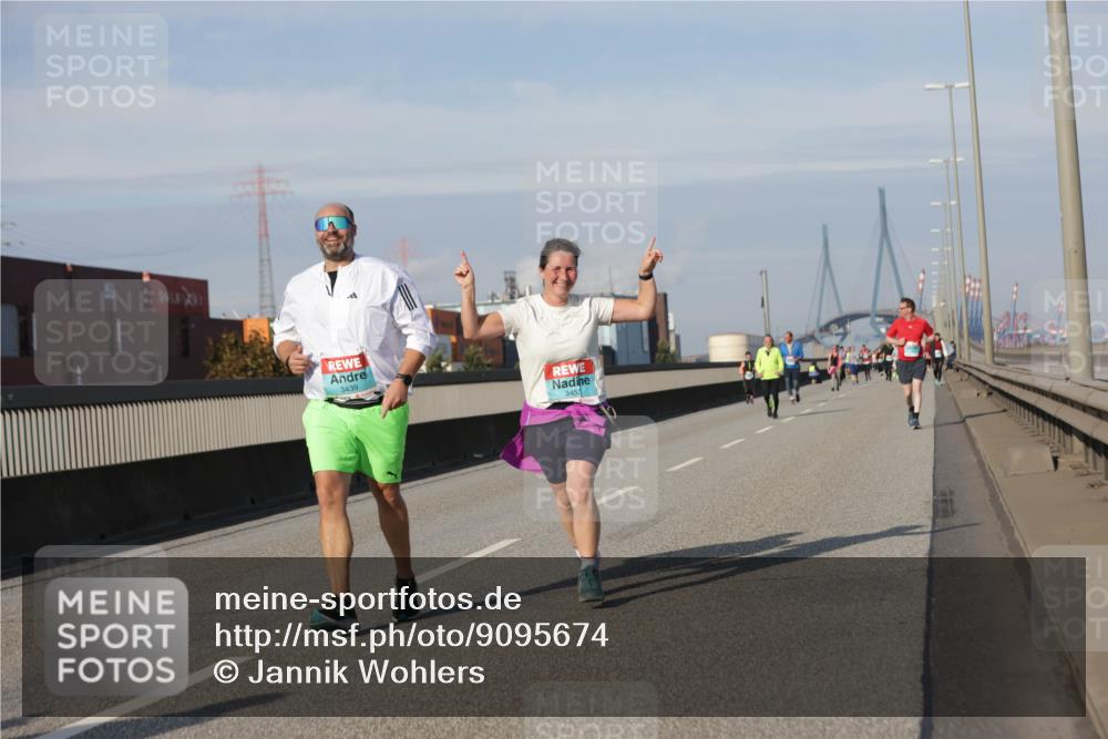 03.10.2025 - Köhlbrandbrückenlauf Jannik Wohlers http://msf.ph/oto/9095674 03.10.2025 10:13:54 Position 3 3439, 3453 meine-sportfotos.de