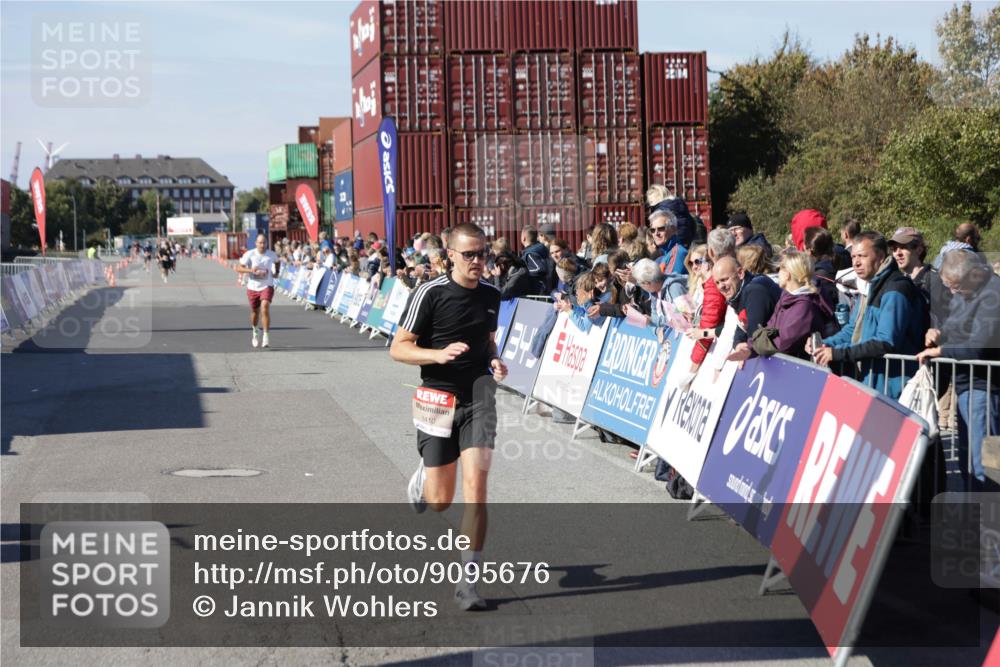 03.10.2025 - Köhlbrandbrückenlauf Jannik Wohlers http://msf.ph/oto/9095676 03.10.2025 12:55:07 Ziel 5765, 6130, 6410 meine-sportfotos.de