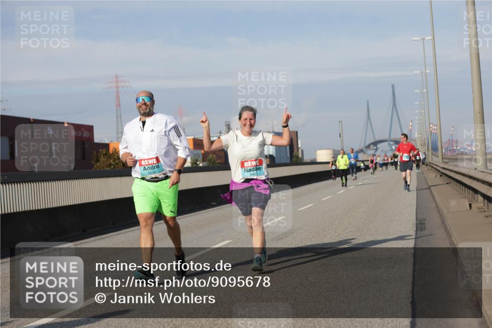 03.10.2025 - Köhlbrandbrückenlauf Jannik Wohlers http://msf.ph/oto/9095678 03.10.2025 10:13:54 Position 3 3439, 3453 meine-sportfotos.de