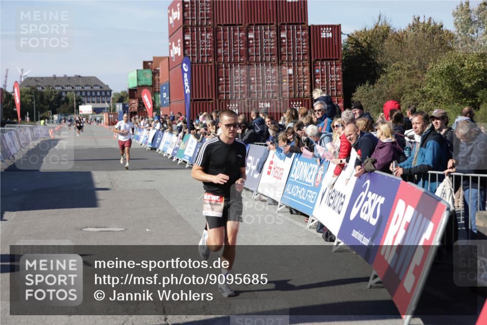 03.10.2025 - Köhlbrandbrückenlauf Jannik Wohlers http://msf.ph/oto/9095685 03.10.2025 12:55:07 Ziel 5765, 6130, 6410 meine-sportfotos.de