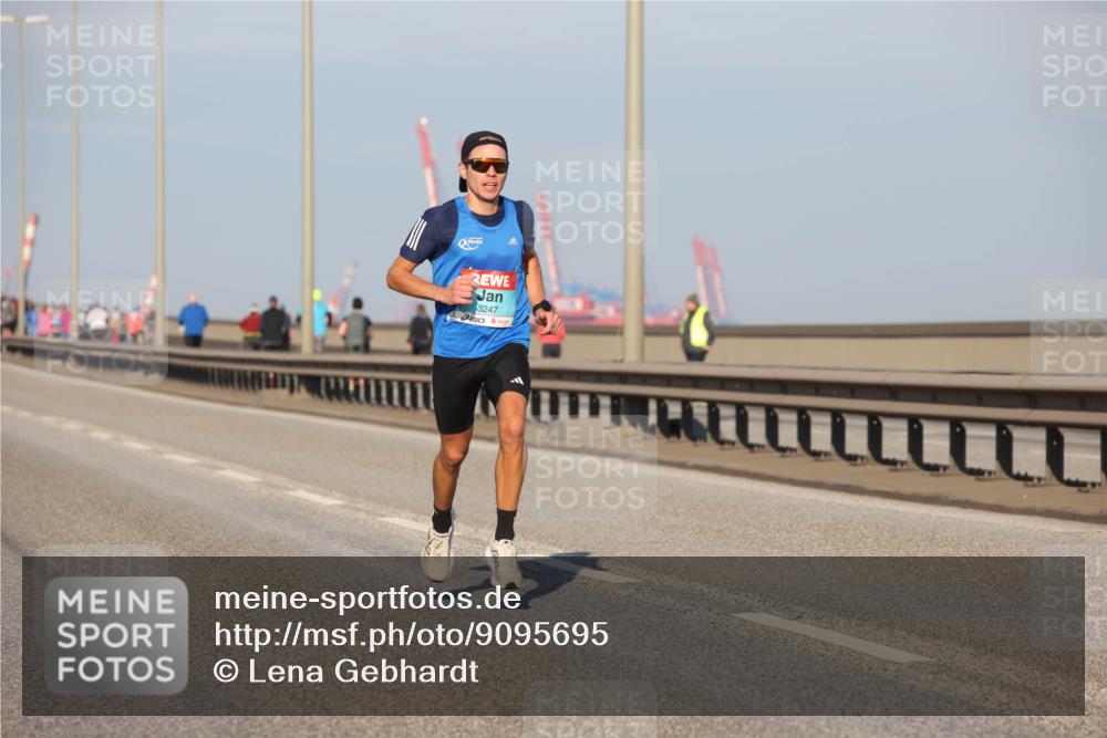 03.10.2025 - Köhlbrandbrückenlauf Lena Gebhardt http://msf.ph/oto/9095695 03.10.2025 09:32:20 Position 2 3247 meine-sportfotos.de