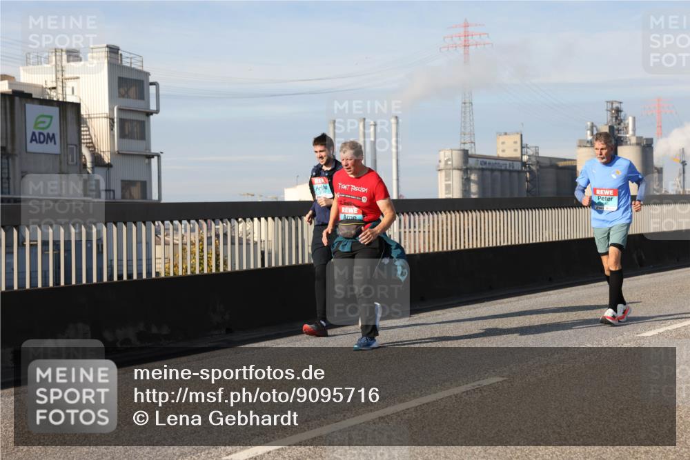 03.10.2025 - Köhlbrandbrückenlauf Lena Gebhardt http://msf.ph/oto/9095716 03.10.2025 10:09:52 Position 2  meine-sportfotos.de
