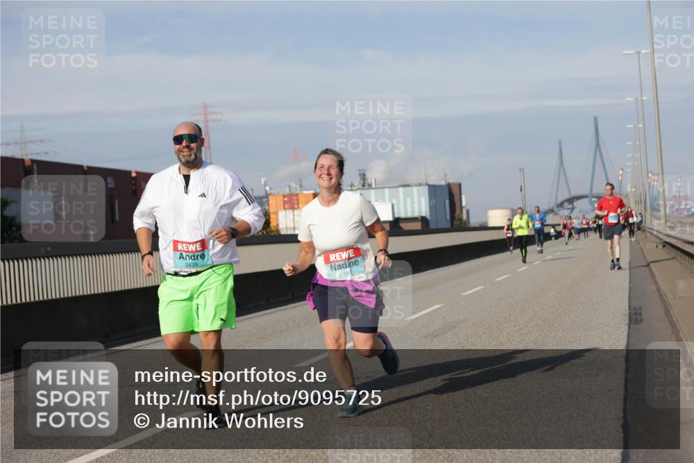 03.10.2025 - Köhlbrandbrückenlauf Jannik Wohlers http://msf.ph/oto/9095725 03.10.2025 10:13:55 Position 3 3439, 3453 meine-sportfotos.de