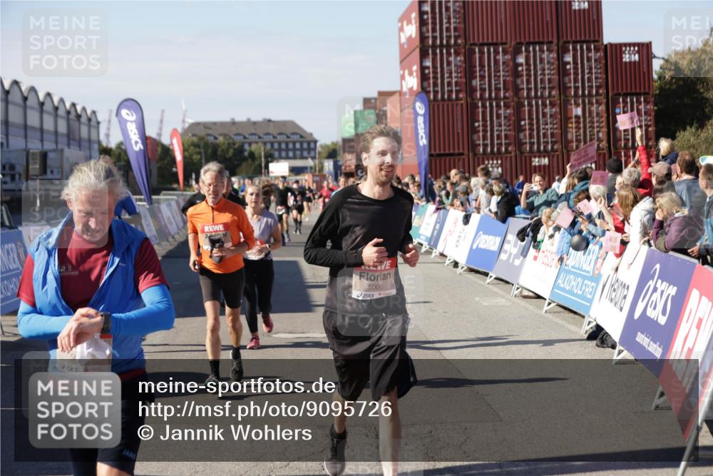 03.10.2025 - Köhlbrandbrückenlauf Jannik Wohlers http://msf.ph/oto/9095726 03.10.2025 13:20:56 Ziel 4709, 4915, 4916, 5006, 5084, 5130, 5156, 5169, 5377, 5480, 5501, 5774, 6296, 6645, 6646, 6648, 6650, 6703, 6780 meine-sportfotos.de