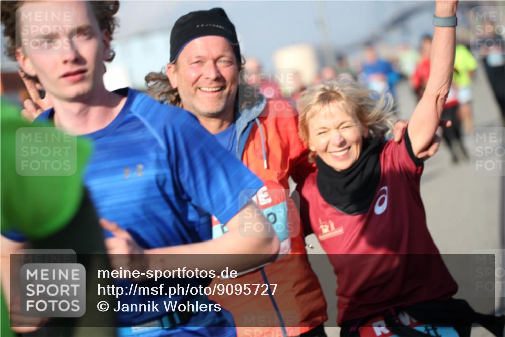 03.10.2025 - Köhlbrandbrückenlauf Jannik Wohlers http://msf.ph/oto/9095727 03.10.2025 10:04:30 Position 3  meine-sportfotos.de