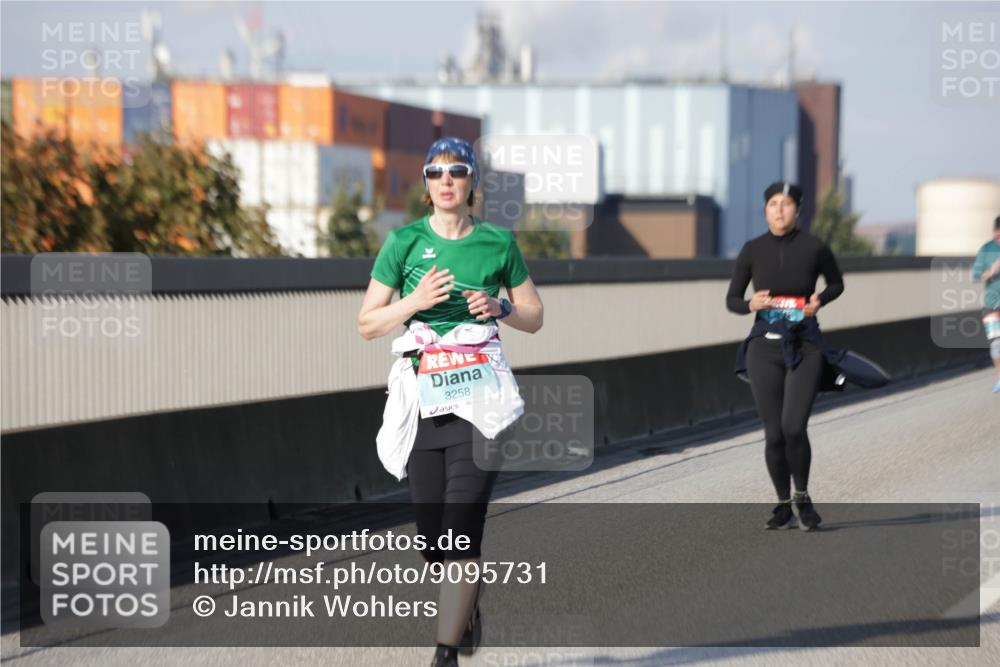 03.10.2025 - Köhlbrandbrückenlauf Jannik Wohlers http://msf.ph/oto/9095731 03.10.2025 10:16:58 Position 3 3258 meine-sportfotos.de