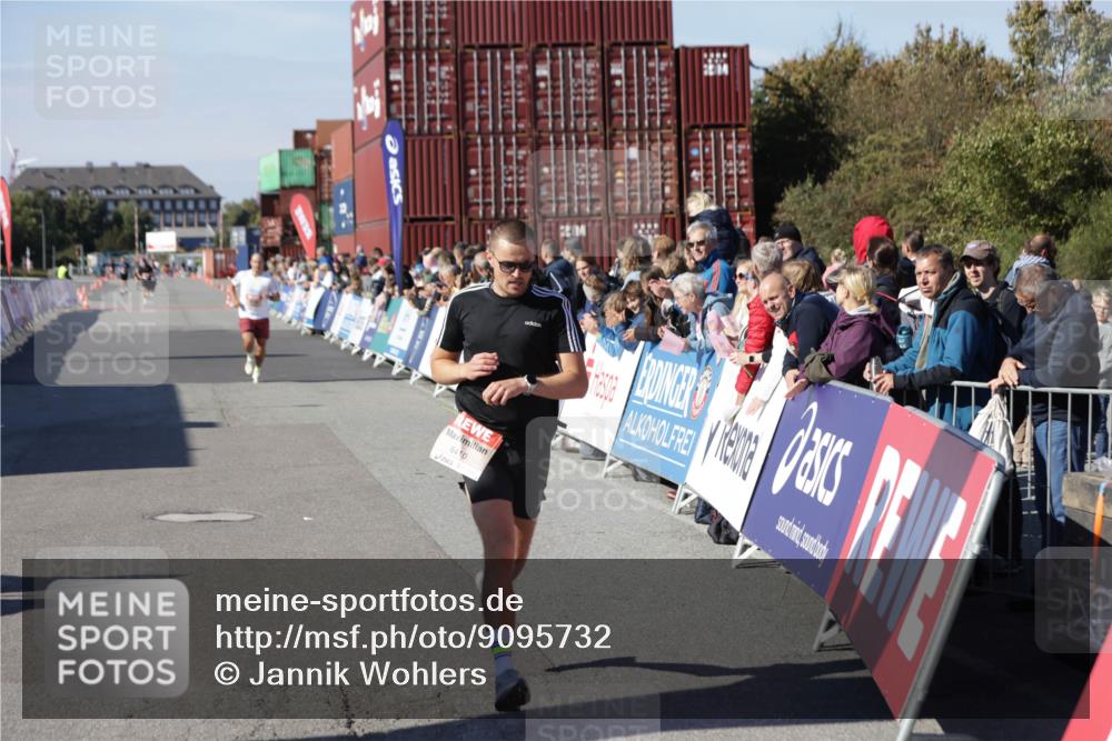 03.10.2025 - Köhlbrandbrückenlauf Jannik Wohlers http://msf.ph/oto/9095732 03.10.2025 12:55:07 Ziel 5765, 6130, 6410 meine-sportfotos.de