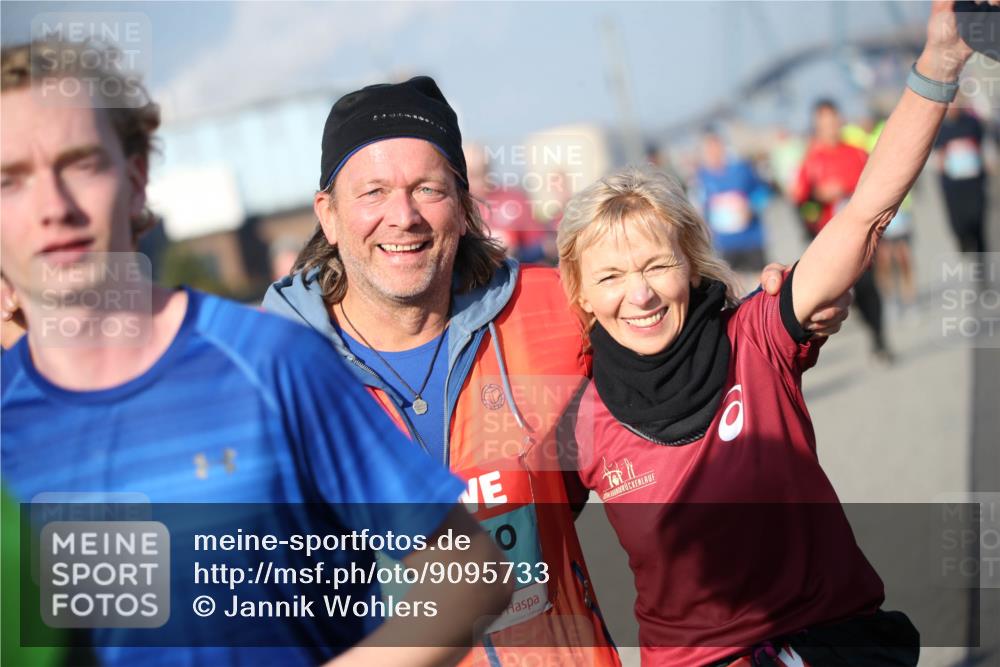 03.10.2025 - Köhlbrandbrückenlauf Jannik Wohlers http://msf.ph/oto/9095733 03.10.2025 10:04:30 Position 3  meine-sportfotos.de