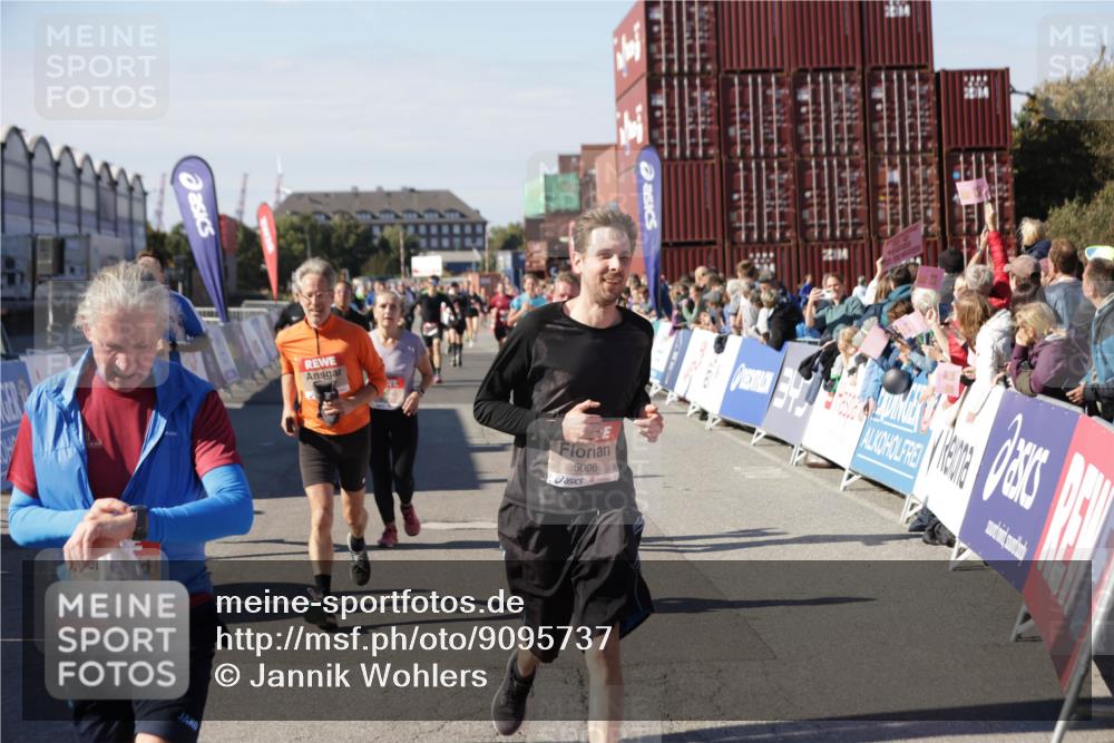 03.10.2025 - Köhlbrandbrückenlauf Jannik Wohlers http://msf.ph/oto/9095737 03.10.2025 13:20:56 Ziel 4709, 4915, 4916, 5006, 5084, 5130, 5156, 5169, 5377, 5480, 5501, 5774, 6296, 6645, 6646, 6648, 6650, 6703, 6780 meine-sportfotos.de