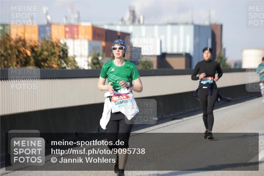 03.10.2025 - Köhlbrandbrückenlauf Jannik Wohlers http://msf.ph/oto/9095738 03.10.2025 10:16:58 Position 3 3258 meine-sportfotos.de