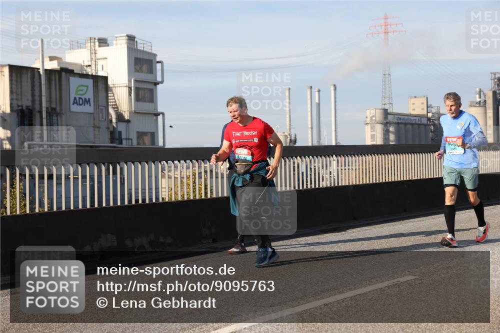 03.10.2025 - Köhlbrandbrückenlauf Lena Gebhardt http://msf.ph/oto/9095763 03.10.2025 10:09:52 Position 2  meine-sportfotos.de