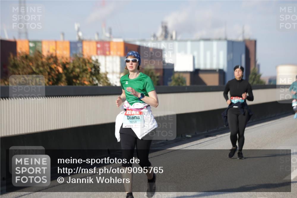 03.10.2025 - Köhlbrandbrückenlauf Jannik Wohlers http://msf.ph/oto/9095765 03.10.2025 10:16:58 Position 3 3258 meine-sportfotos.de