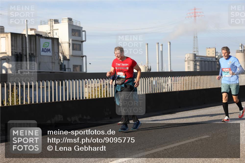 03.10.2025 - Köhlbrandbrückenlauf Lena Gebhardt http://msf.ph/oto/9095775 03.10.2025 10:09:53 Position 2  meine-sportfotos.de