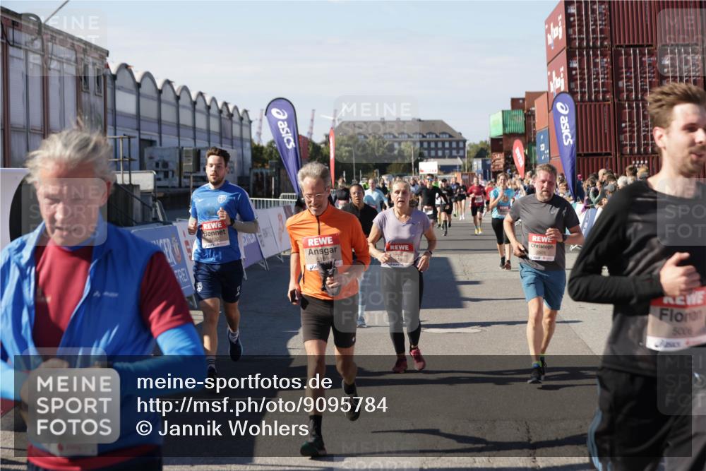 03.10.2025 - Köhlbrandbrückenlauf Jannik Wohlers http://msf.ph/oto/9095784 03.10.2025 13:20:56 Ziel 4709, 4915, 4916, 5006, 5084, 5130, 5156, 5169, 5377, 5480, 5501, 5774, 6296, 6645, 6646, 6648, 6650, 6703, 6780 meine-sportfotos.de