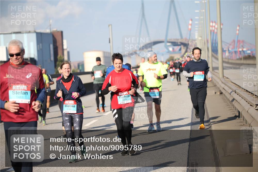 03.10.2025 - Köhlbrandbrückenlauf Jannik Wohlers http://msf.ph/oto/9095789 03.10.2025 10:04:34 Position 3 1483, 2188, 3029 meine-sportfotos.de
