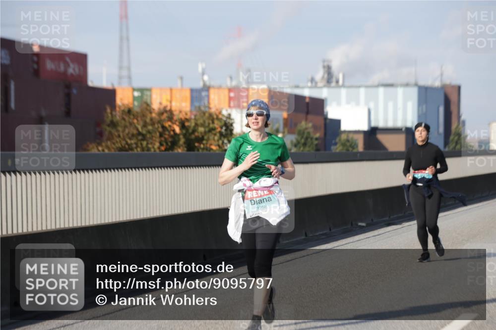 03.10.2025 - Köhlbrandbrückenlauf Jannik Wohlers http://msf.ph/oto/9095797 03.10.2025 10:16:58 Position 3 3258 meine-sportfotos.de