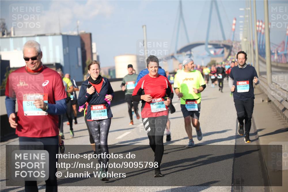 03.10.2025 - Köhlbrandbrückenlauf Jannik Wohlers http://msf.ph/oto/9095798 03.10.2025 10:04:34 Position 3 1483, 2188, 3029, 3669 meine-sportfotos.de