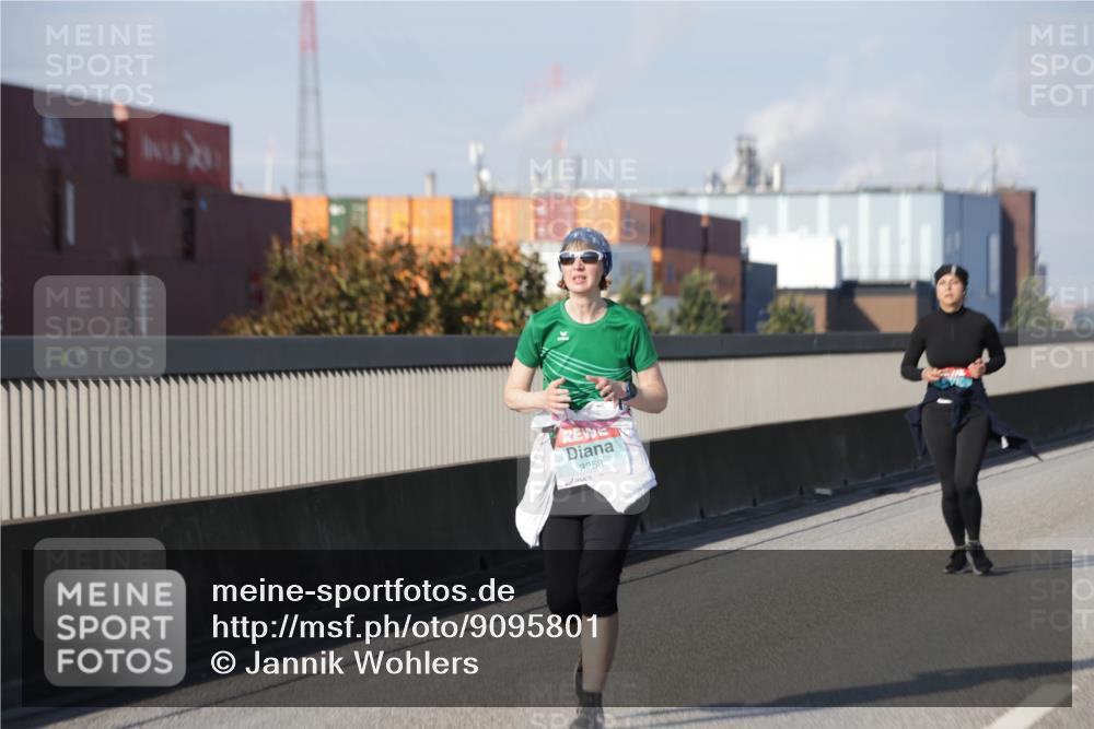 03.10.2025 - Köhlbrandbrückenlauf Jannik Wohlers http://msf.ph/oto/9095801 03.10.2025 10:16:59 Position 3 3258 meine-sportfotos.de
