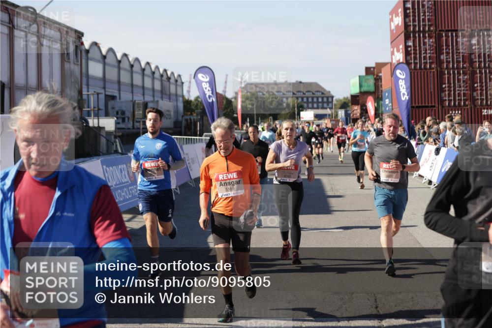 03.10.2025 - Köhlbrandbrückenlauf Jannik Wohlers http://msf.ph/oto/9095805 03.10.2025 13:20:57 Ziel 4709, 4915, 4916, 5006, 5084, 5130, 5156, 5169, 5377, 5480, 5501, 6296, 6645, 6646, 6648, 6650, 6703, 6780 meine-sportfotos.de