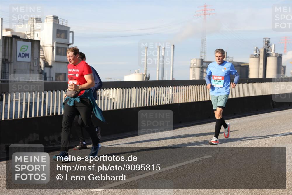 03.10.2025 - Köhlbrandbrückenlauf Lena Gebhardt http://msf.ph/oto/9095815 03.10.2025 10:09:53 Position 2  meine-sportfotos.de