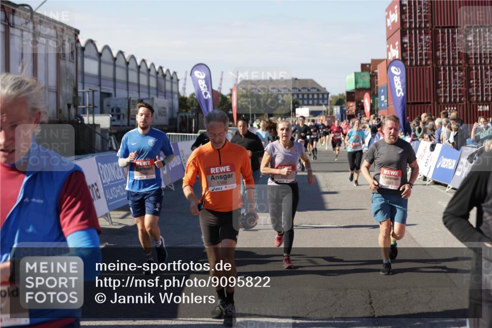 03.10.2025 - Köhlbrandbrückenlauf Jannik Wohlers http://msf.ph/oto/9095822 03.10.2025 13:20:57 Ziel 4709, 4915, 4916, 5006, 5084, 5130, 5156, 5169, 5377, 5480, 5501, 6296, 6645, 6646, 6648, 6650, 6703, 6780 meine-sportfotos.de