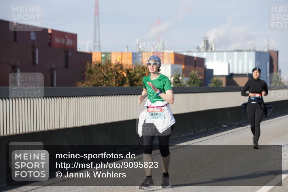03.10.2025 - Köhlbrandbrückenlauf Jannik Wohlers http://msf.ph/oto/9095823 03.10.2025 10:16:59 Position 3 3258 meine-sportfotos.de
