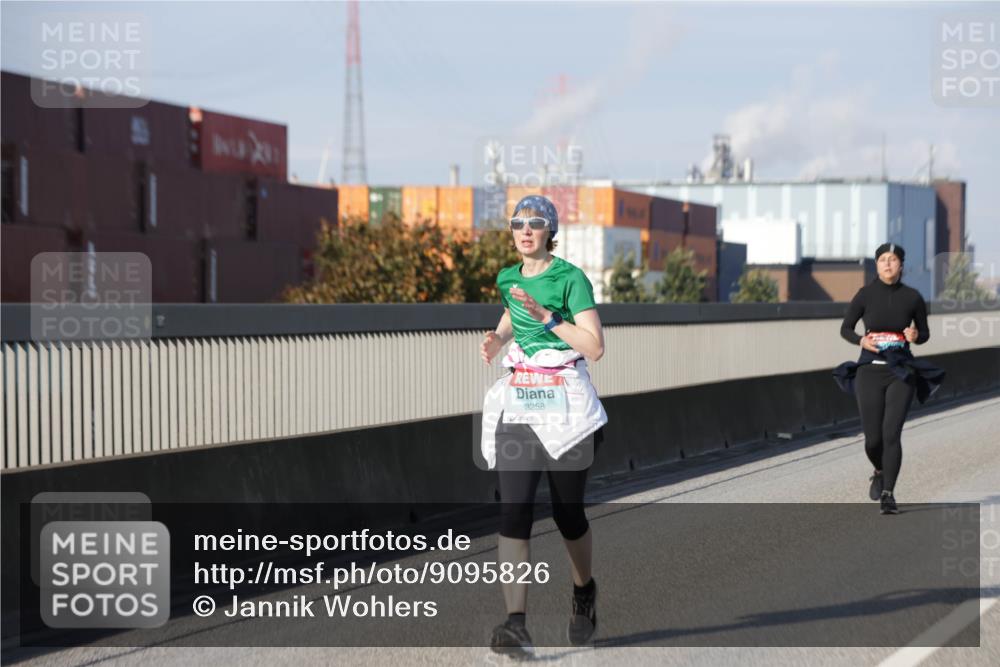 03.10.2025 - Köhlbrandbrückenlauf Jannik Wohlers http://msf.ph/oto/9095826 03.10.2025 10:16:59 Position 3 3258 meine-sportfotos.de