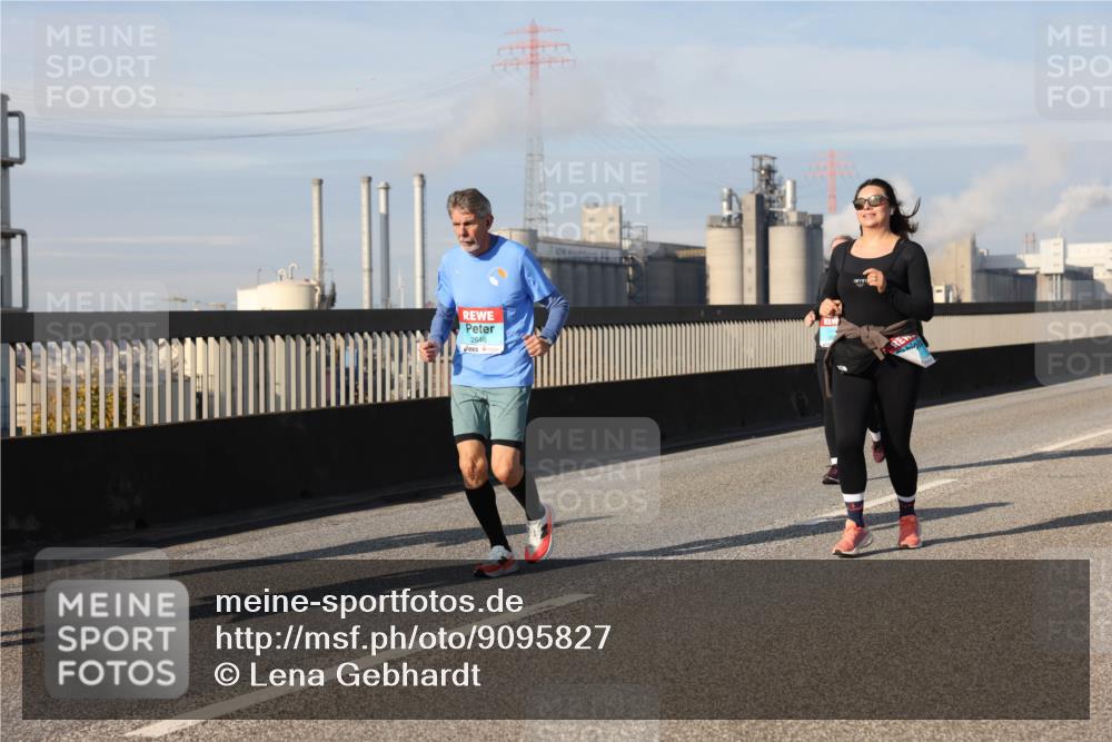 03.10.2025 - Köhlbrandbrückenlauf Lena Gebhardt http://msf.ph/oto/9095827 03.10.2025 10:09:53 Position 2  meine-sportfotos.de