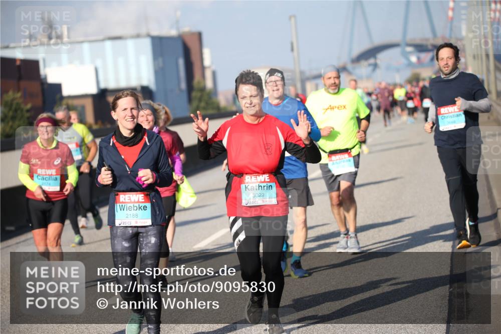 03.10.2025 - Köhlbrandbrückenlauf Jannik Wohlers http://msf.ph/oto/9095830 03.10.2025 10:04:35 Position 3 2174, 2188, 3029, 3669 meine-sportfotos.de