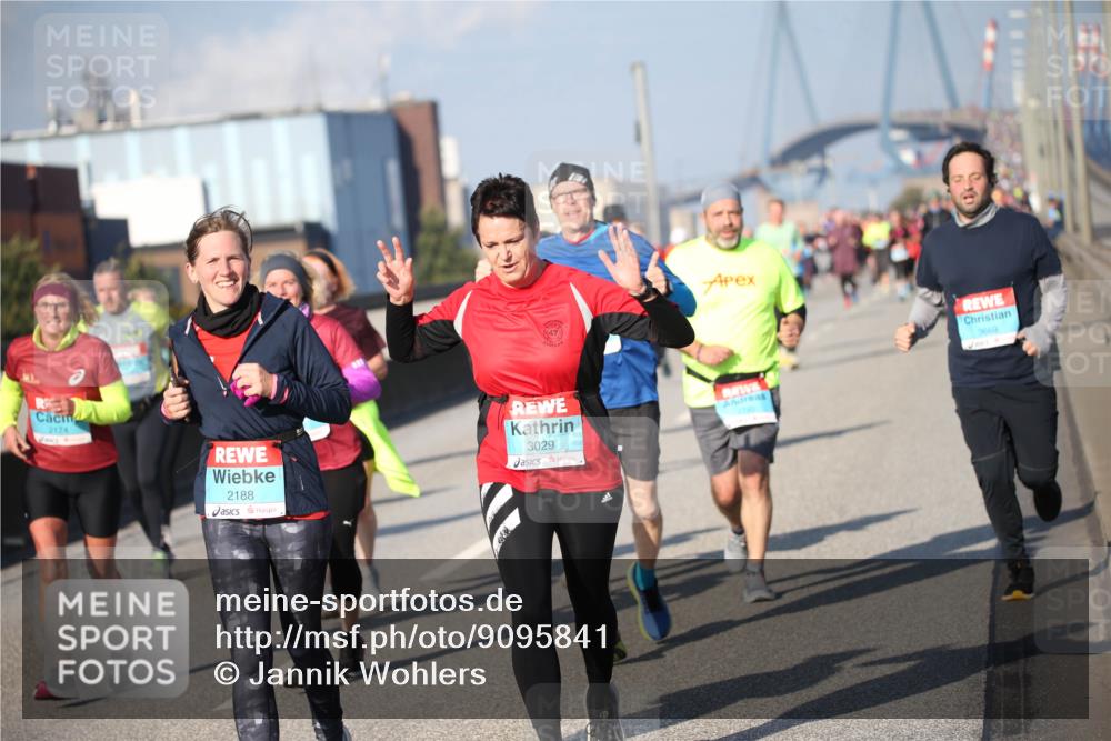 03.10.2025 - Köhlbrandbrückenlauf Jannik Wohlers http://msf.ph/oto/9095841 03.10.2025 10:04:36 Position 3 2174, 2188, 47, 3029, 3669 meine-sportfotos.de