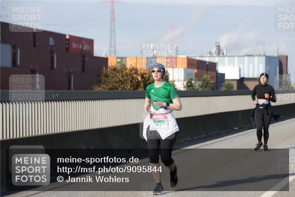 03.10.2025 - Köhlbrandbrückenlauf Jannik Wohlers http://msf.ph/oto/9095844 03.10.2025 10:16:59 Position 3 3258 meine-sportfotos.de