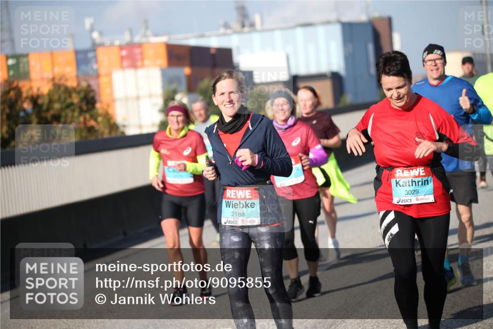 03.10.2025 - Köhlbrandbrückenlauf Jannik Wohlers http://msf.ph/oto/9095855 03.10.2025 10:04:36 Position 3 2188, 3029 meine-sportfotos.de