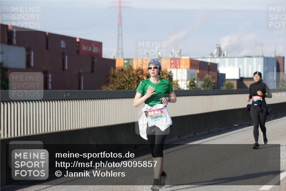 03.10.2025 - Köhlbrandbrückenlauf Jannik Wohlers http://msf.ph/oto/9095857 03.10.2025 10:16:59 Position 3 3258 meine-sportfotos.de