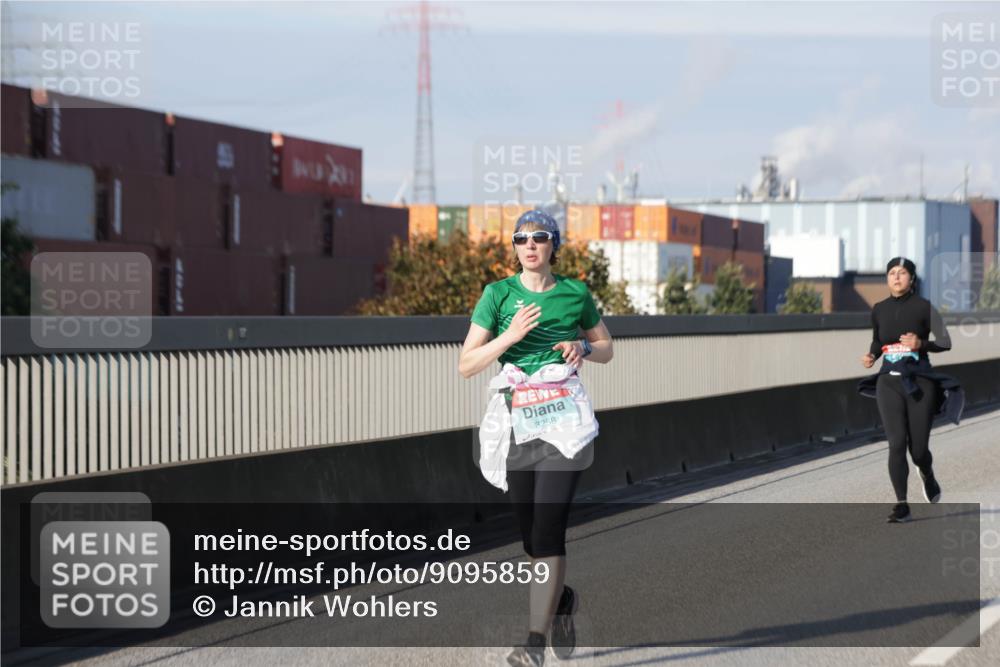 03.10.2025 - Köhlbrandbrückenlauf Jannik Wohlers http://msf.ph/oto/9095859 03.10.2025 10:16:59 Position 3 8258 meine-sportfotos.de