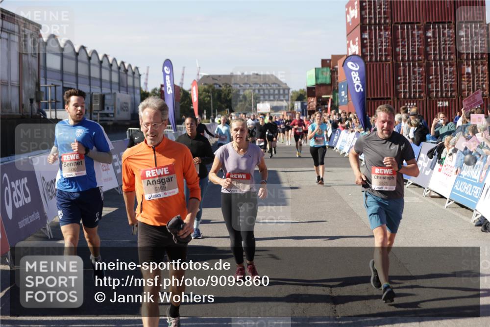 03.10.2025 - Köhlbrandbrückenlauf Jannik Wohlers http://msf.ph/oto/9095860 03.10.2025 13:20:57 Ziel 4709, 4915, 4916, 5006, 5084, 5130, 5156, 5169, 5377, 5480, 5501, 6296, 6645, 6646, 6648, 6650, 6703, 6780 meine-sportfotos.de