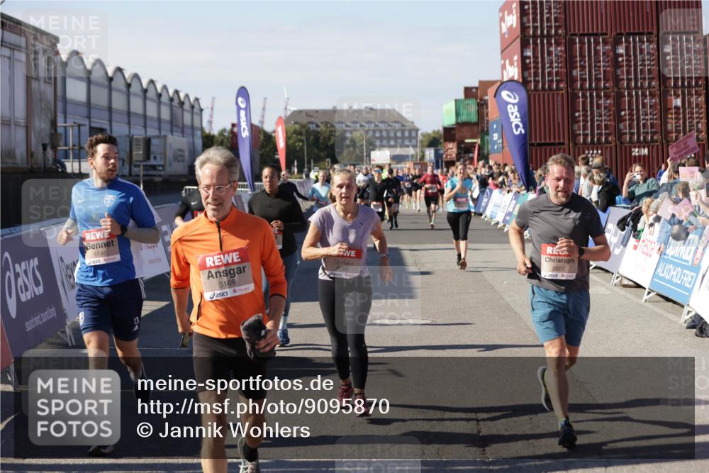03.10.2025 - Köhlbrandbrückenlauf Jannik Wohlers http://msf.ph/oto/9095870 03.10.2025 13:20:57 Ziel 4709, 4915, 4916, 5006, 5084, 5130, 5156, 5169, 5377, 5480, 5501, 6296, 6645, 6646, 6648, 6650, 6703, 6780 meine-sportfotos.de